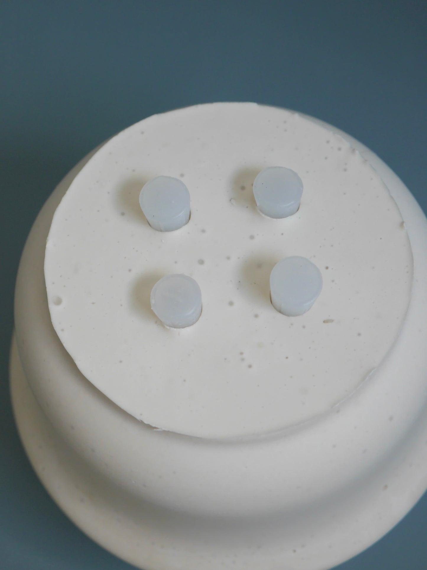 穴あけモールド