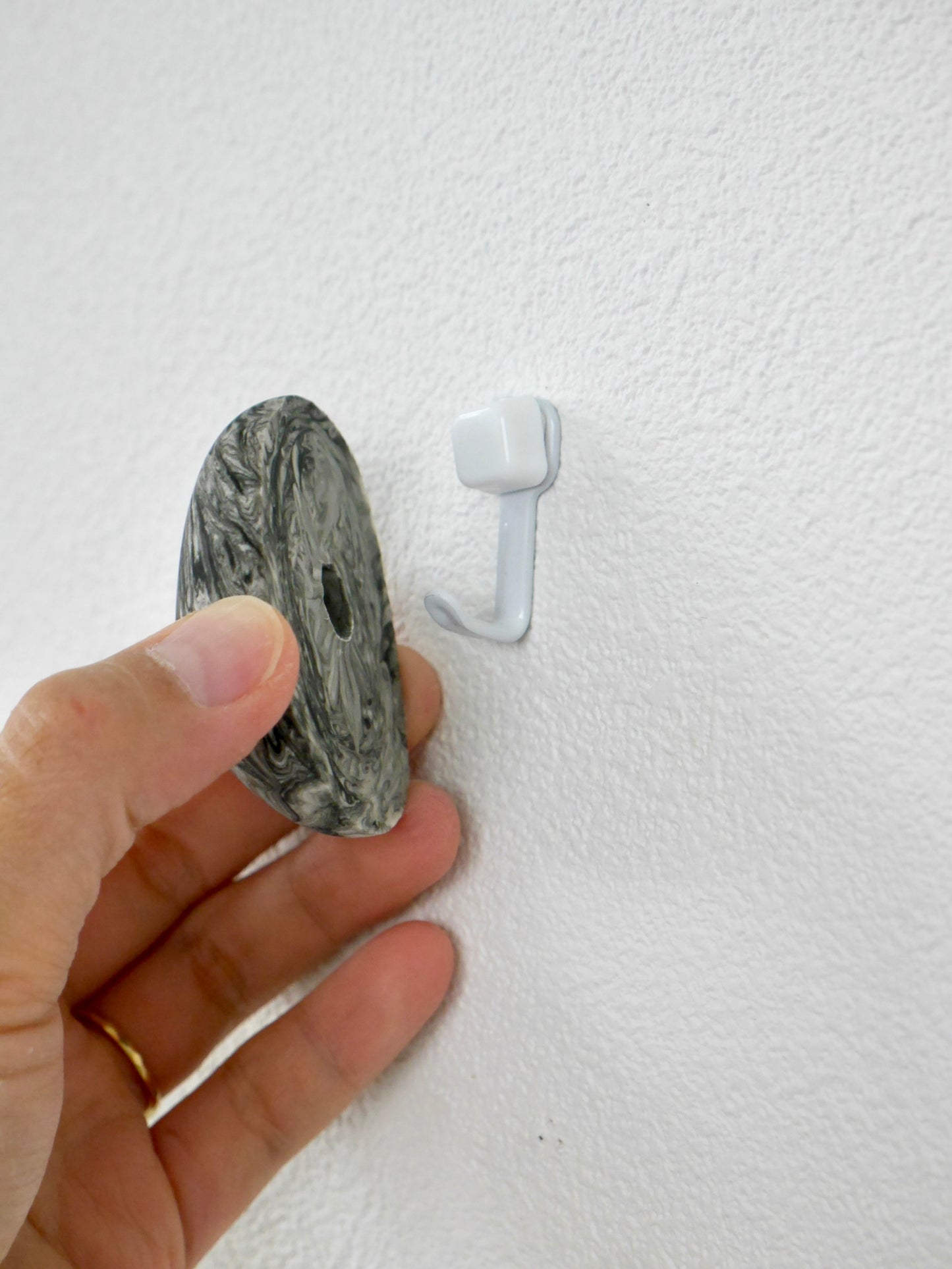 壁掛け穴モールド