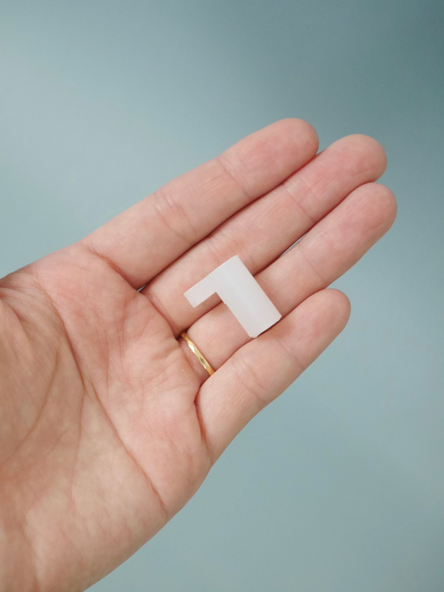 壁掛け穴モールド