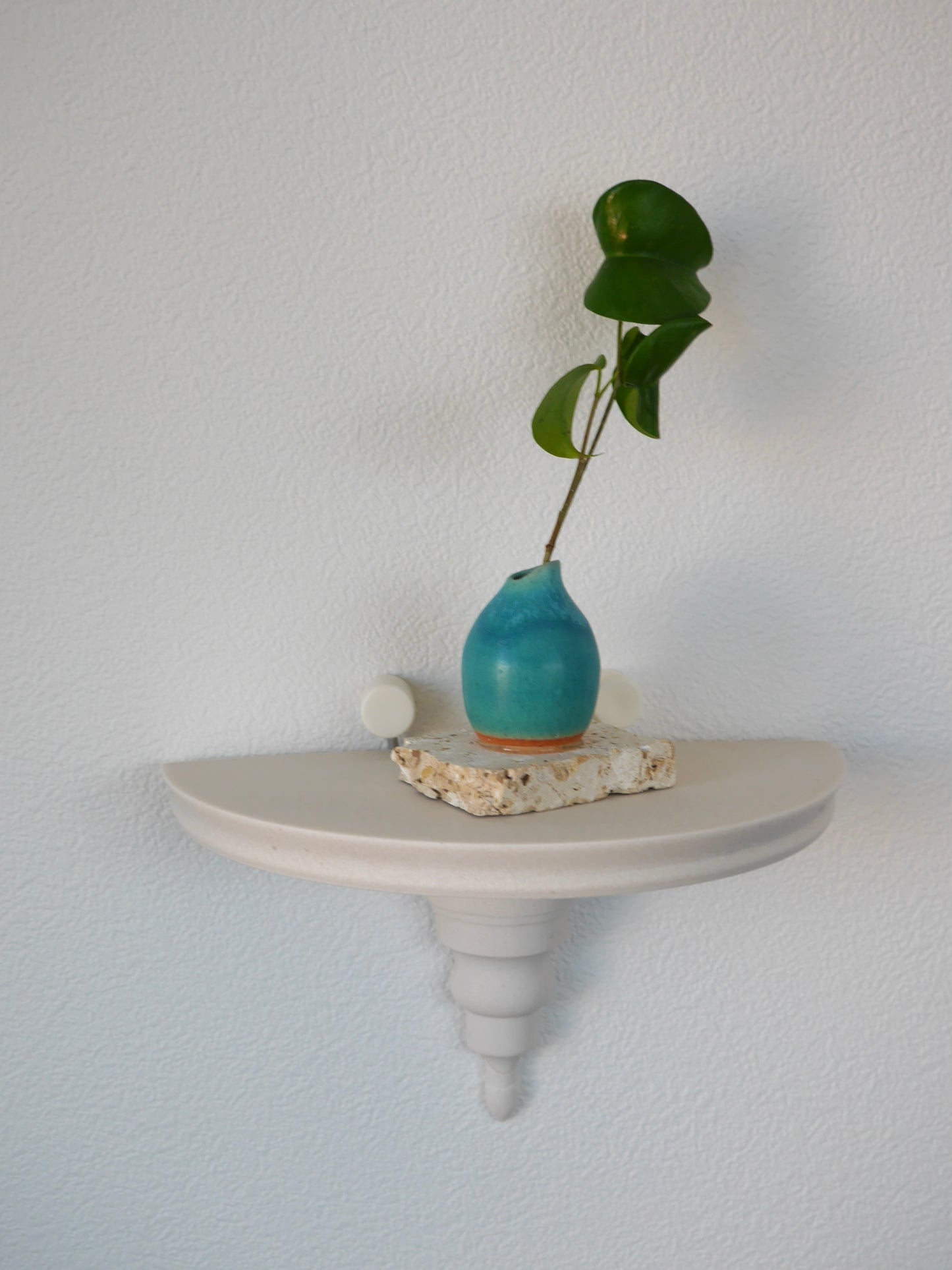 壁掛け棚モールド