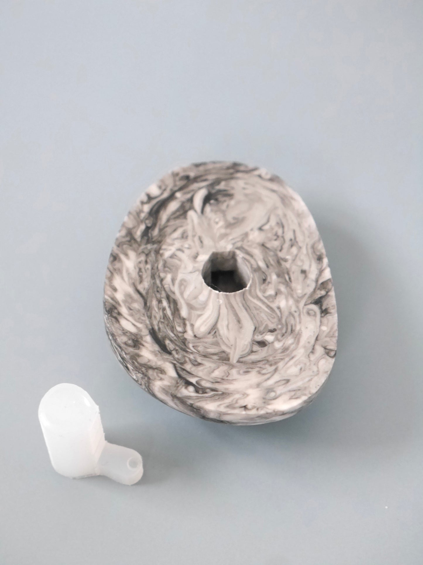 壁掛け穴モールド