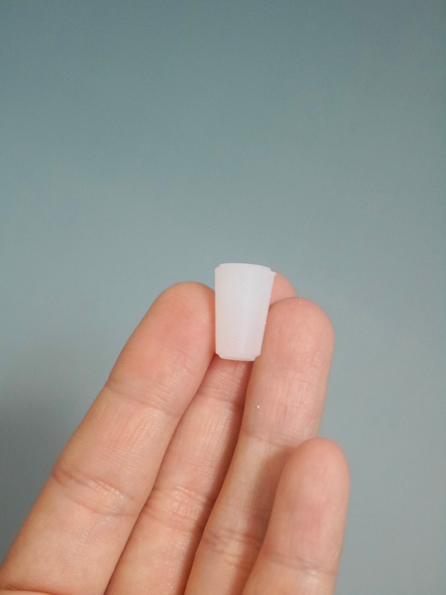 穴あけモールド