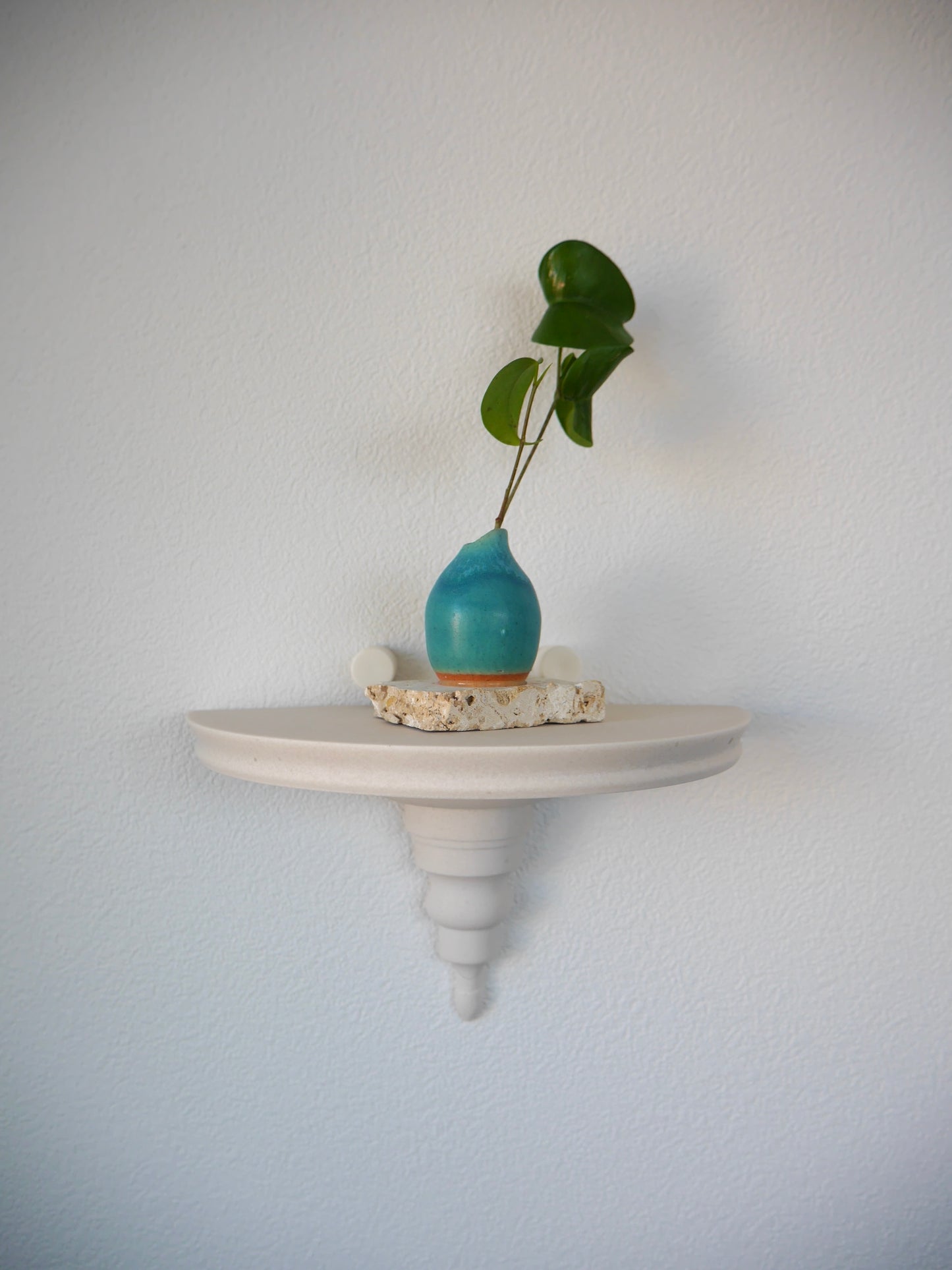 壁掛け棚モールド