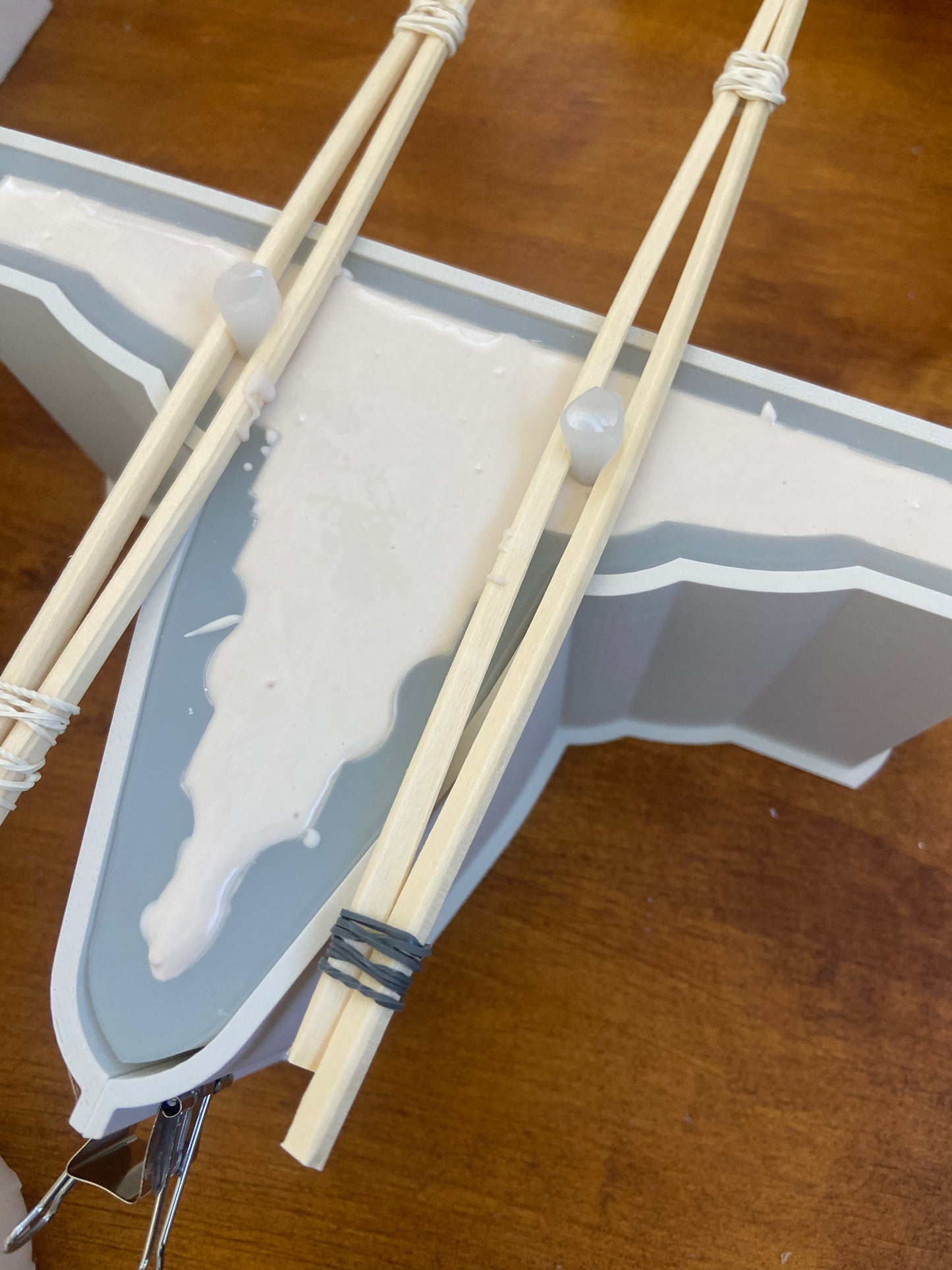 壁掛け棚モールド